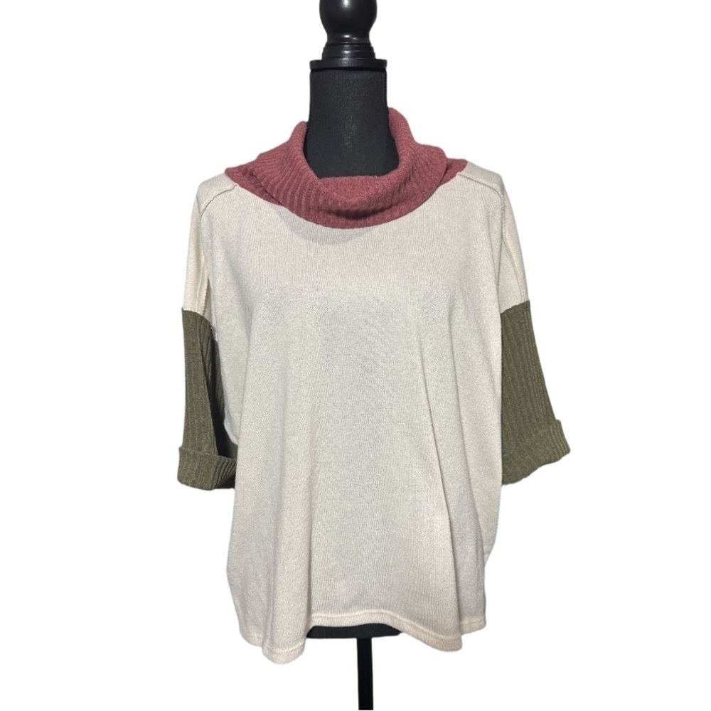 MTS Woman's Ivory Cowl Turtleneck Colorblock Short Sleeve Sweater Size M/L
